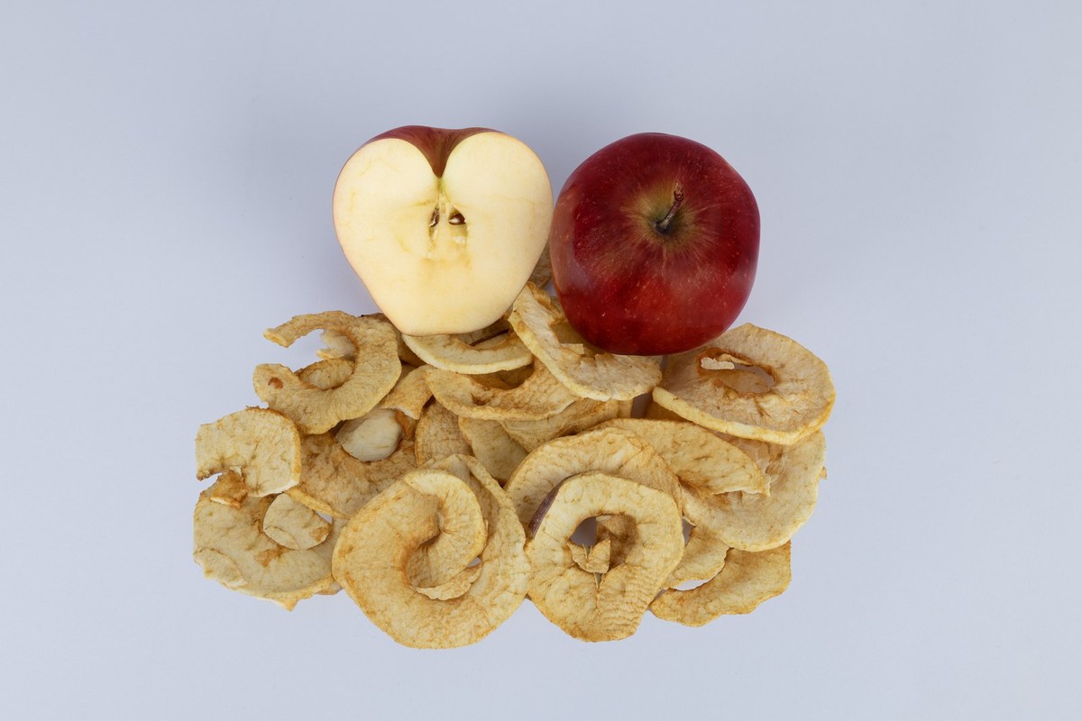 Fresh and dried apple rings